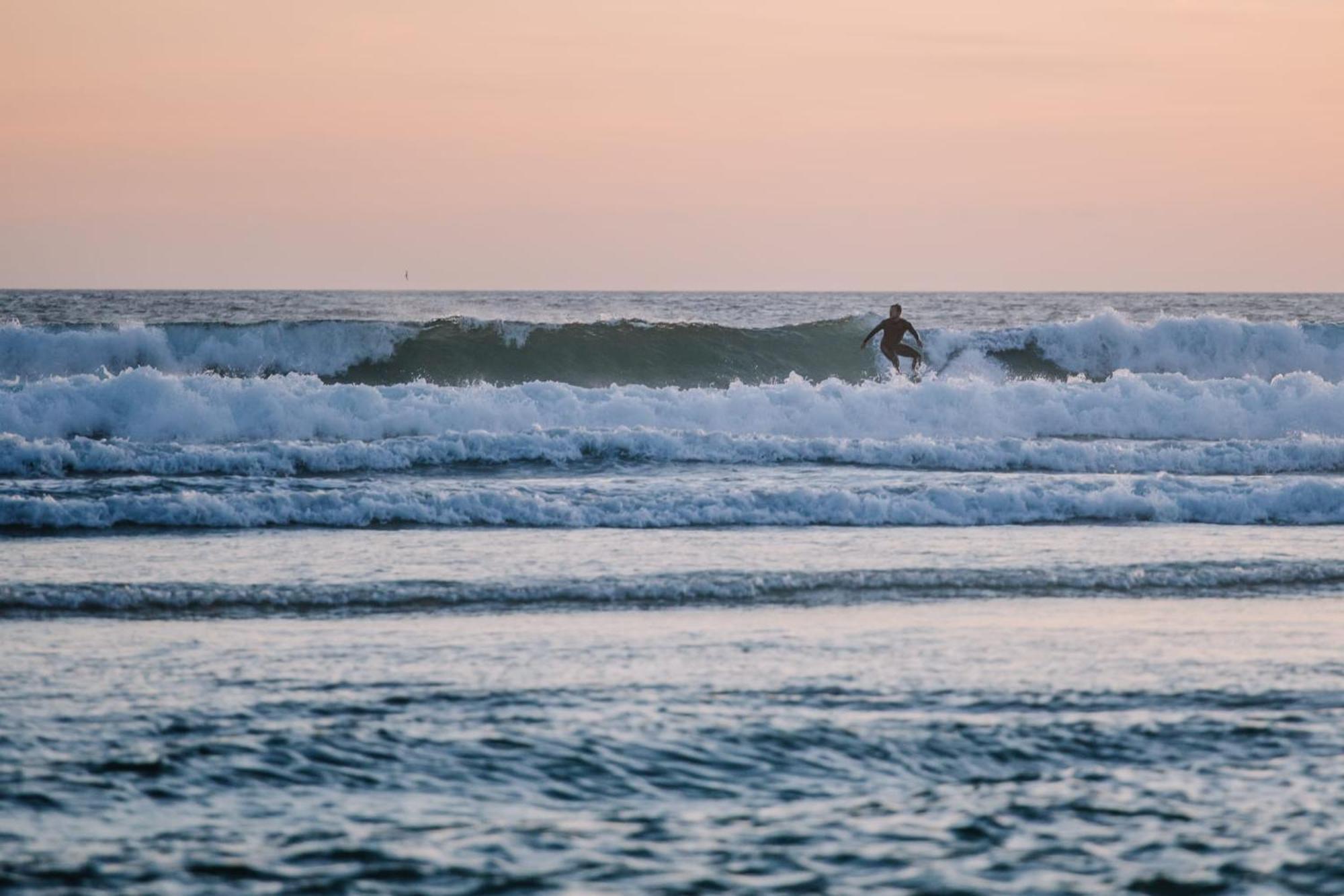 Casa Da Mata Surfhouse Hotel กอสตา ดา กาปาริกา ภายนอก รูปภาพ